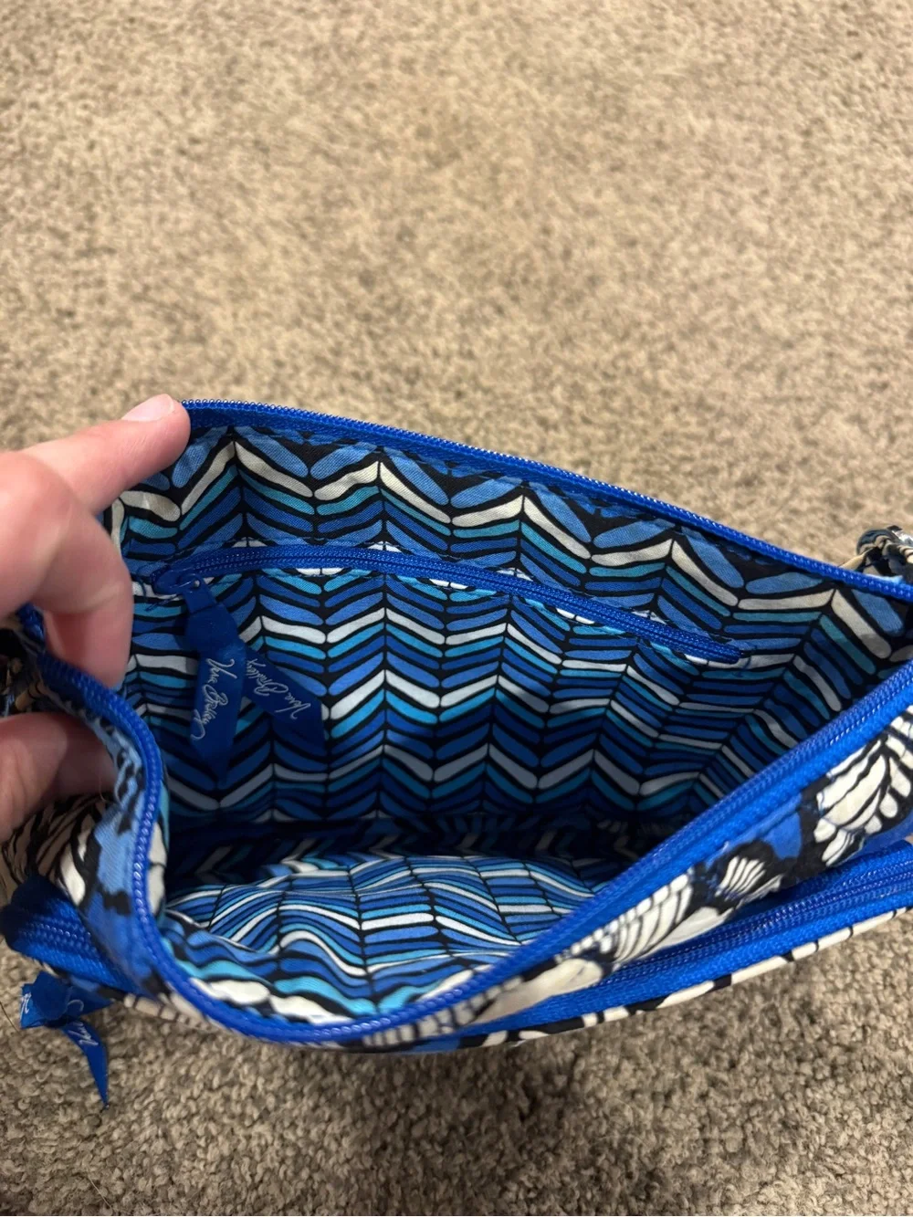 VERA BRADLEY BLUE BAYOU CROSSBODY WALLET BAG—Blue and White